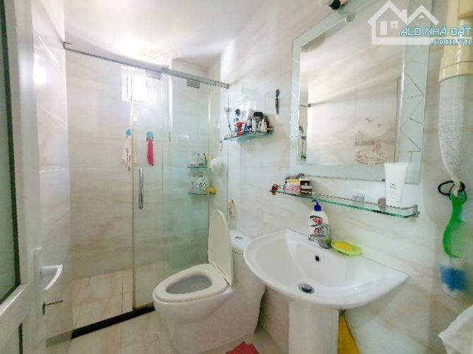 ĐƯỜNG XE HƠI 8M - LÔ GÓC KHÔNG LỘ GIỚI - CÓ VỈA HÈ 3M VỪA Ở VỪA KINH DOANH - GIÁ 13 TỶ - 6