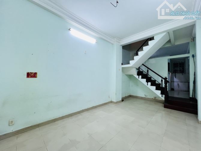 Bán nhà hẻm oto 3 tầng Phan Văn Trị, đối diện Cityland, hẻm 1/, SHR, chỉ 4.9 tỷ - 6
