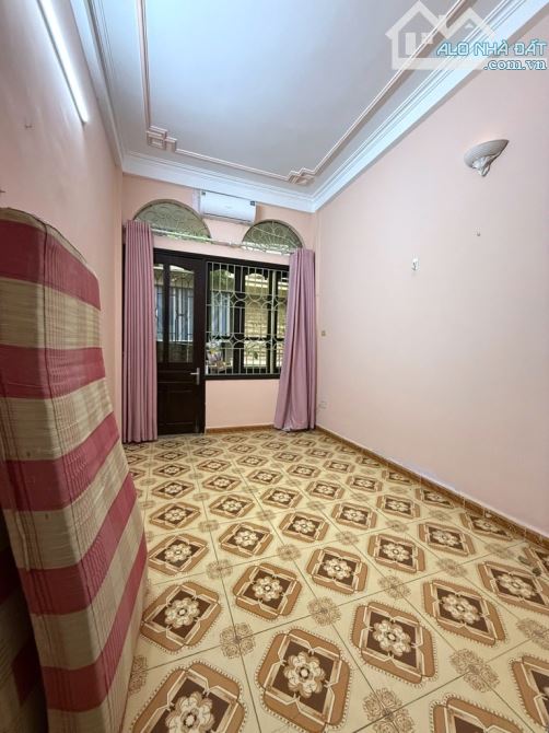 Lô Góc -Ô Tô Phân Lô Mặt Tiền Đẹp -Phùng Khoang trung văn  Dt:39m giá hơn 8 tỷ - 7