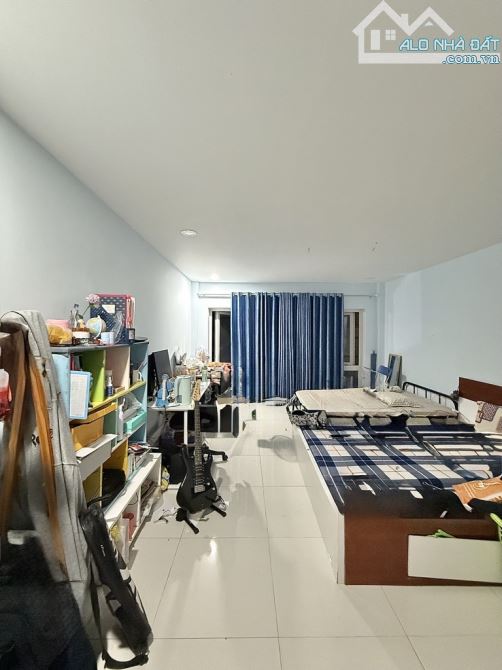 Bán CHDV gần Đh Văn Lang, [5 tầng, 81m2, 4.1x16, 9 phòng, 286m2 sàn], dòng tiền 4%/năm - 7