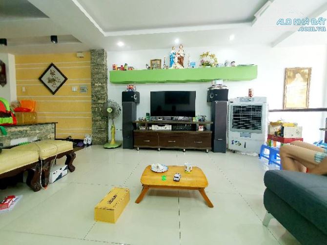 ĐƯỜNG XE HƠI 8M - LÔ GÓC KHÔNG LỘ GIỚI - CÓ VỈA HÈ 3M VỪA Ở VỪA KINH DOANH - GIÁ 13 TỶ - 8