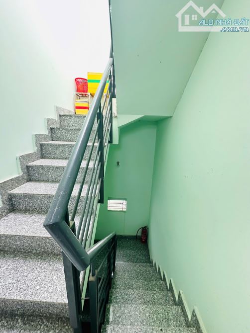 THU NHẬP KHỦNG 40TR/THÁNG ! CHDV GẦN ĐƯỜNG LÊ QUANG ĐỊNH P1 Q.GV 5 TẦNG 4X18M CHỈ 10,5 TỶ - 9