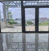 Cho thuê nhà 3 tầng biệt thự Hoà Xuân. Dt 150m2 ngang 8m view sông mát mẻ ở tốt