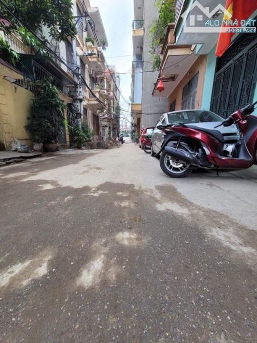 Bán nhà phân lô,ô tô tránh, Khúc Thừa Dụ, Cầu Giấy 80m 7 tầng MT 6.5m 25 tỷ