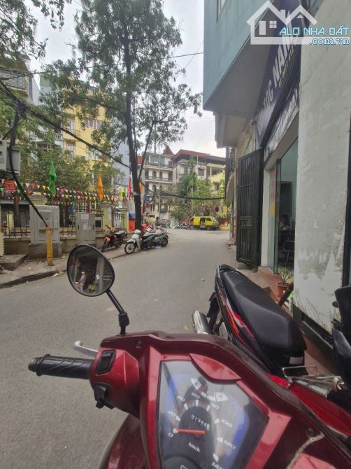 Bán nhà Pháo Đài Láng, Đống Đa, Ô TÔ TRÁNH, 60m, 18 tỷ