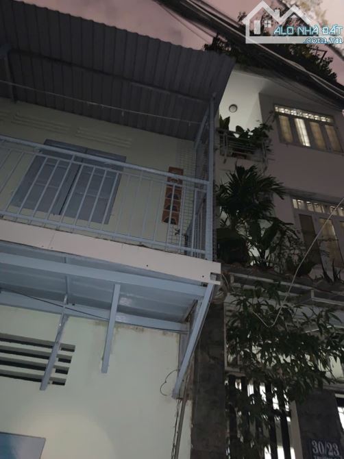 Bán nhà Trường sa ngay cầu Thị Nghè, 20m2, 1T1L, hẻm bác gác, giá 2.x bé xíu