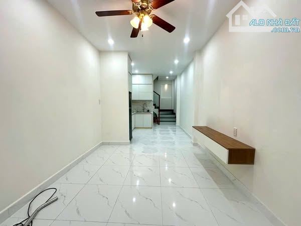 Nhà hẻm 4m đường An Bình, Q.5, DT: 4.2x12m, nở hậu 4.3m, 4 tầng, chỉ 9.8 tỷ bớt ít lộc
