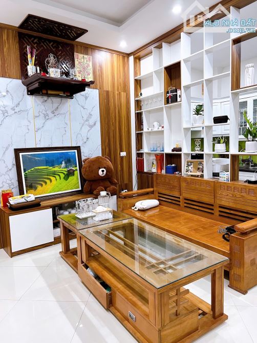 PHẠM VĂN ĐỒNG CẠNH BỘ CÔNG AN LÔ GÓC MẶT NGÕ THẲNG 30m RA PHỐ 38m MT 5.5m 7.3 Tỷ