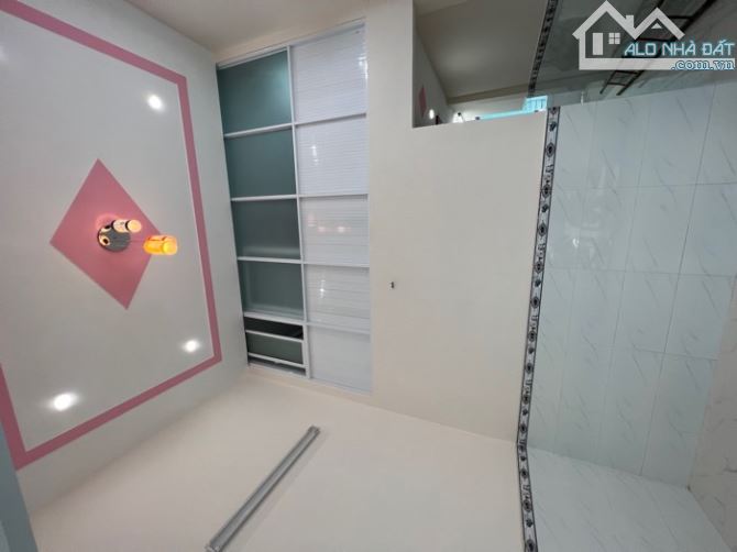 Hoàng Văn Thụ P4 Qtân Bình. Nhà bán 2 tầng 36 m2. Giá 5 tỷ - 1