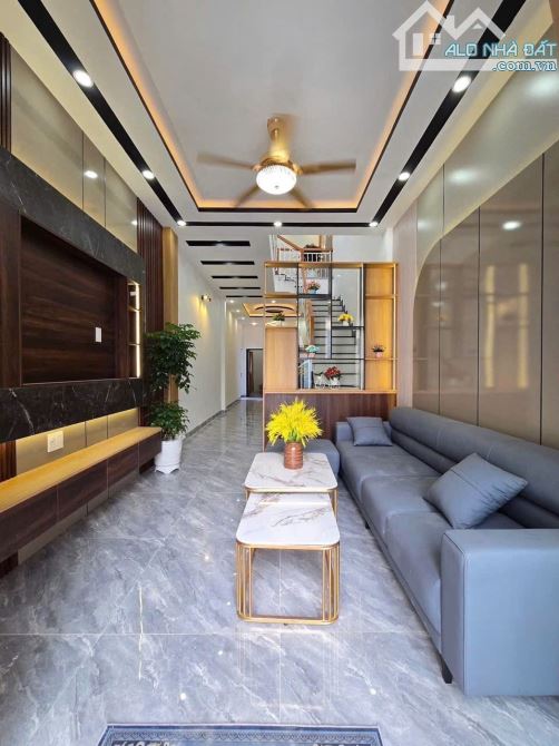 SIÊU PHẨM mới xây, 3 tầng, Full nội thất, 140m2 đất - HOÀNG VĂN THÁI, 3,6 TỶ - Liên Chiểu