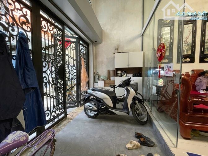 Bán nhà Phú Xá, Tây Hồ 83m2 MT 5.8m, ngõ thông ô tô tránh đỗ, Lô góc, 4 tầng đẹp 14,5 tỷ