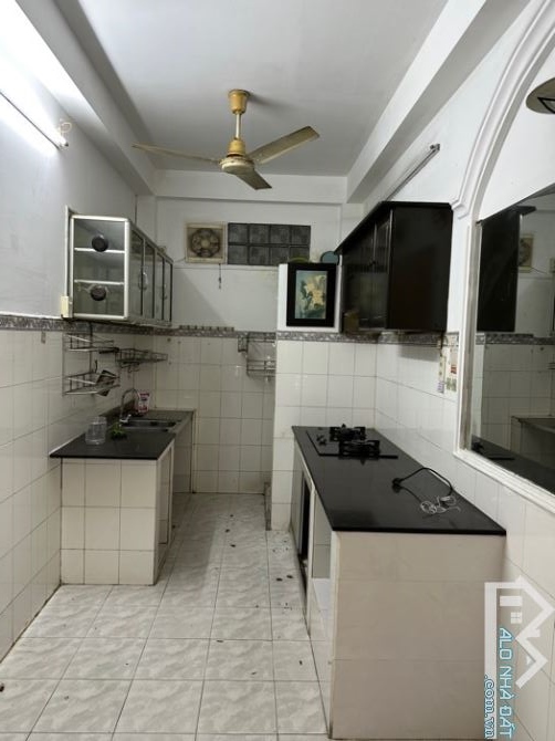 Lưu Nhân Chú sát bờ kè Hoàng Sa P5. Tân Bình. Nhà 4 tầng 29m2 chỉ4,8Tỷ