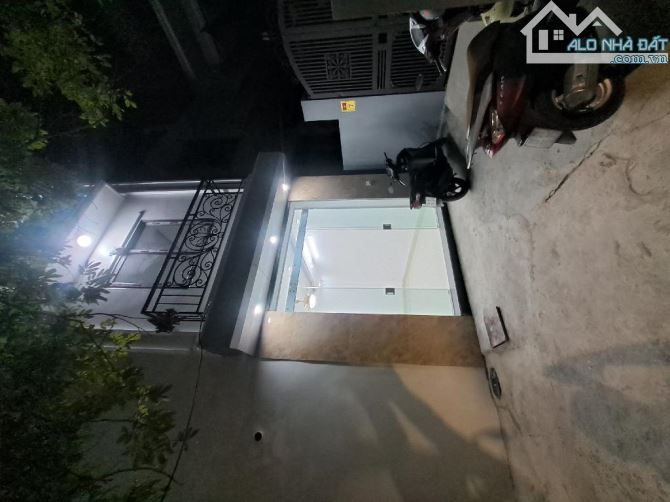 BÁN NHÀ VĨNH HƯNG - HOÀNG MAI - NGÕ RỘNG - SỔ RIÊNG 32M 5 TẦNG MỚI GIÁ 5,75 TỶ