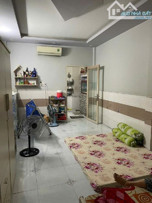 PHẠM THẾ HIỂN - 2 MẶT TIỀN HÌNH L - 2 LẦU - HXH - DT :81m2 ( 3,8/8.5M X 18M)- CHỈ 5.55 TỶ