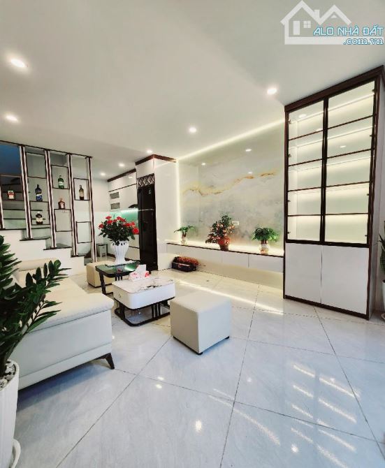 BÁN NHÀ PHỐ MINH KHAI - HAI BÀ TRƯNG - SỔ RIÊNG 32M 5 TẦNG FULL ĐỒ GIÁ 5,75 TỶ