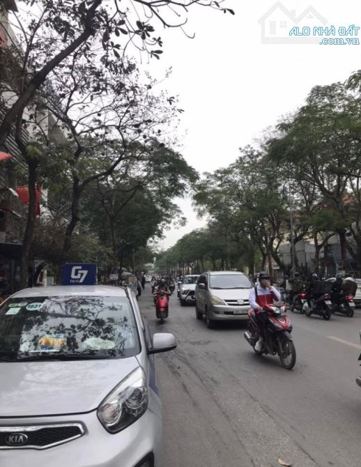 Siêu tòa CCMN cổng trường Đại học Y Hà Nội 86m2*7T MT6m thang máy 23p 2 thoáng 1.7 tỷ/năm