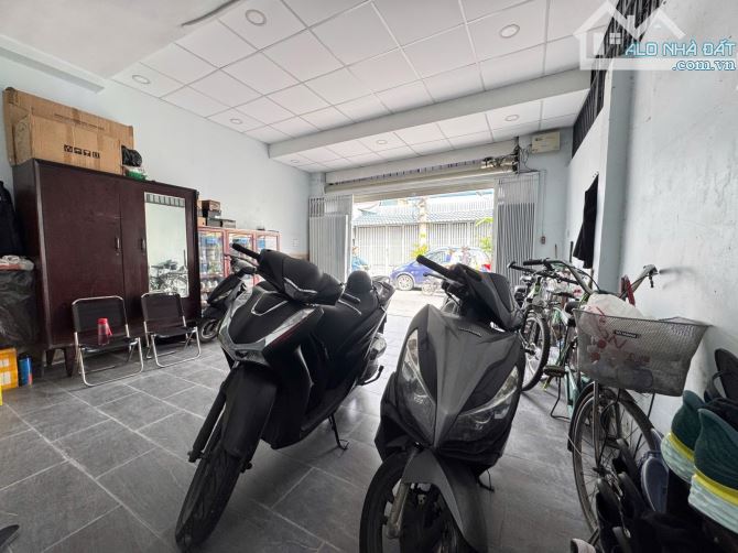 Quận 7 - Bán nhà mặt tiền Đường số 17 - 88m2 - Ngang 5M - Giá 12.9 tỷ