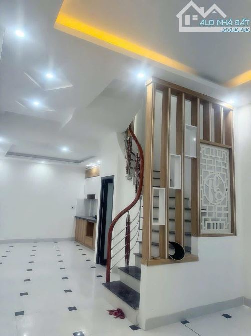 CCMN! Nhà 5 tầng, 7pn, dt:40m2 khu vực Xuân Phương, ở hoặc cho thuê, Giá 4 tỷ8 - 1