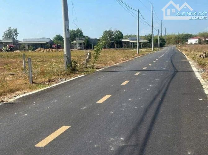 BÁN 1000M2 SĂN THỔ CƯ - 14M MT NHỰA PHẠM DUY TRINH - ĐẤT ĐỎ - GIÁ 1 TỶ 750TR - 1