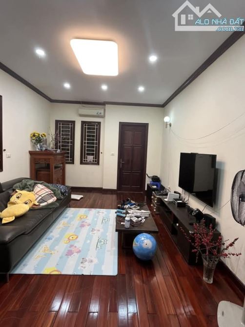 BÁN NHÀ LÊ TRỌNG TẤN – LÔ GÓC – 75M² – 5 TẦNG – Ô TÔ VÀO NHÀ – 15.5 TỶ - 1