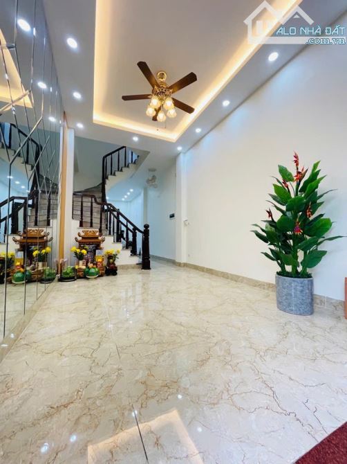 HIẾM NHÀ VỈA HÈ, Ô TÔ ĐỖ CỬA, KINH DOANH, FULL NỘI THẤT, 42M2 GIÁ CHỈ 11.X TỶ - 1