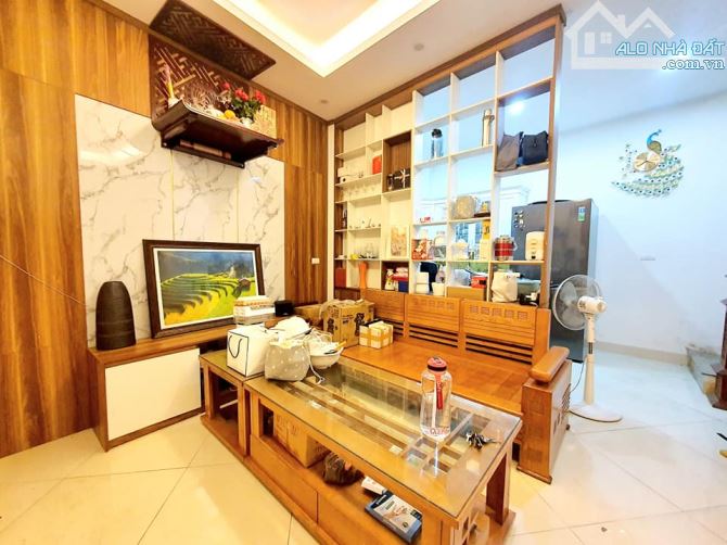 PHẠM VĂN ĐỒNG CẠNH BỘ CÔNG AN LÔ GÓC MẶT NGÕ THẲNG 30m RA PHỐ 38m MT 5.5m 7.3 Tỷ - 1