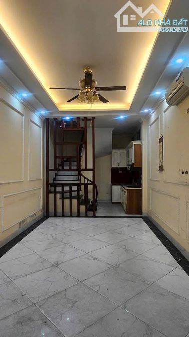 BÁN NHÀ PHỐ 8/3 - HAI BÀ TRƯNG - LÔ GÓC 2 THOÁNG - NGÕ THÔNG - 35M X 5 TẦNG - MT 3.7M - 1