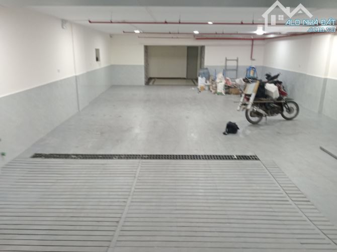 Mặt phố Nguyễn Xiển, Thanh Xuân 160m2, giá: 89 tỷ, 9 tầng, MT: 8.2m, cho thuê 250 triệu - 1