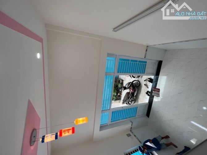 Hoàng Văn Thụ P4 Qtân Bình. Nhà bán 2 tầng 36 m2. Giá 5 tỷ - 2