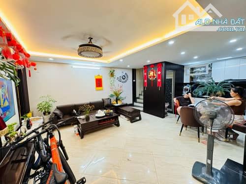 Nhà Đẹp Phố Định Công Thượng, 32m², 5.5 Tỷ - Ngõ Thông, Ở Sướng, Full Nội Thất - 1