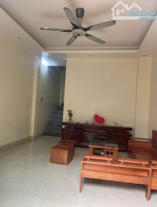 Bán nhà mặt đường kinh doanh 2 tầng cạnh phố Ngô Quyền - 1