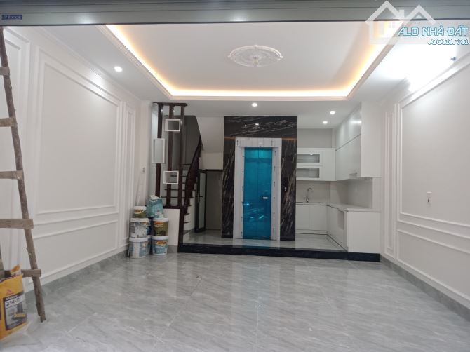 Hơn 8 tỷ, Bán nhà dân xây, 50m2, 6 tầng, thang máy, Gara, Cổ Linh, Long Biên. - 1