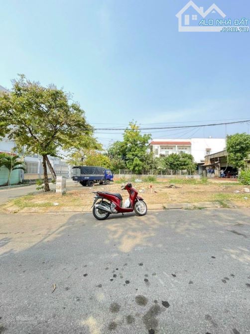 Dãy nhà trọ hẻm xe tải tránh nhau Quốc Lộ 13 Thủ Đức, sổ hồng 271m bán gấp GIÁ TỐT - 1
