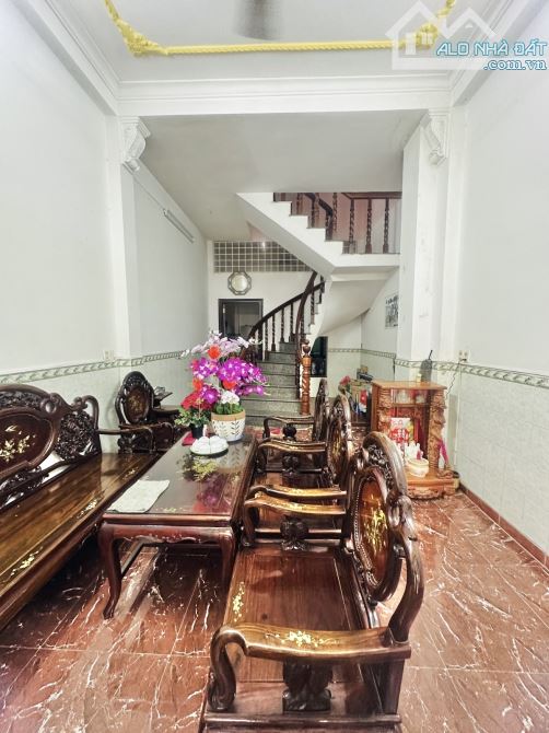Ngay Siêu Thị Satra Cầu vượt 3 tháng 2. Q10. 60m2. 4 tầng mới đẹp. 4Pn. ST. Giá 14.3 tỷ - 2