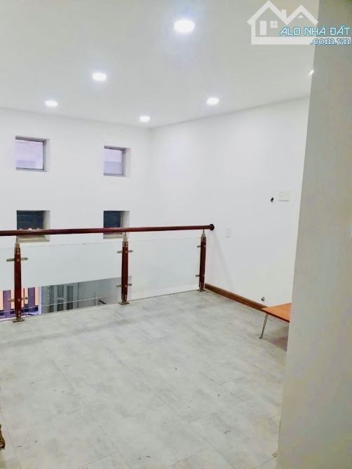 Nhà hẻm ô tô - gần Emart 2 Gò Vấp - khu phân lô cao tầng đồng bộ - NHỈNH 5 tỷ5 tl - 2