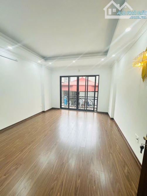 Nguyễn Khánh Toàn, ngõ 3m nông, mới kong, thang máy, 55m2, 5 tầng, 12.x tỷ - 2