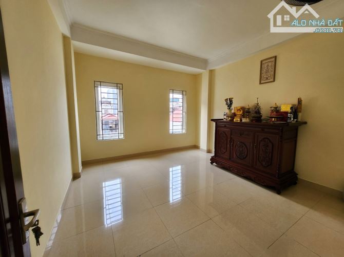 HOÀNG QUỐC VIỆT. Q, CẦU GIẤY. 59 m2. MẶT NGÕ 2 THOÁNG. Ô TÔ KINH DOANH. 24 TỶ. - 2