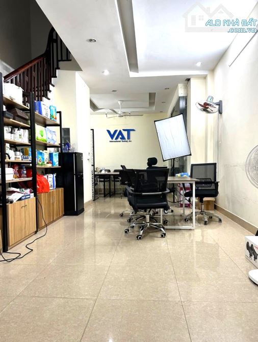 Bán Nhà Trung Kính, Cầu Giấy, P. Lô Oto tránh, KD, 109m2 x 5T, MT5m, 28 tỷ. - 2