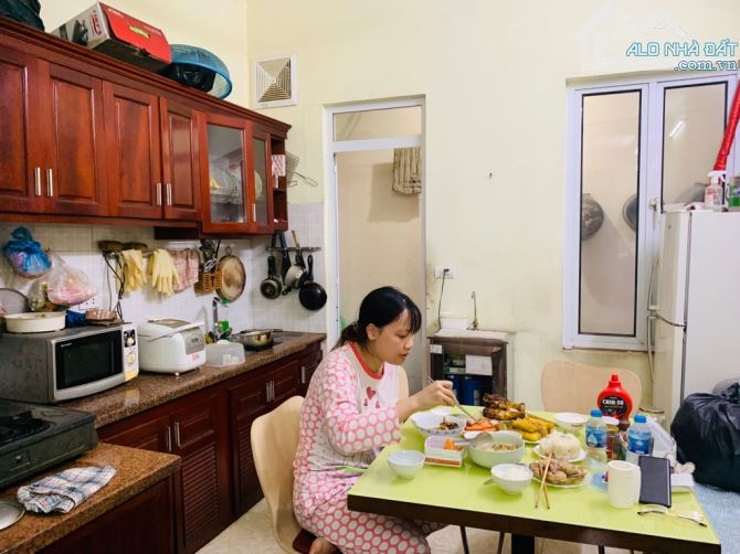 bán nhà Hoàng Mai 42m Trương Định, 1 nhà ra ô tô tránh đỗ, kinh doanh - 2