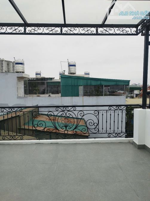 BÁN NHÀ PHỐ PHÚC LỢI LONG BIÊN 5 tỷ, 44m, 5 tầng , SÁT PHỐ, Ô TÔ, DÒNG TIỀN 15 TRIỆU /1 T - 2