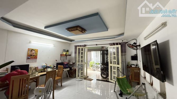 GẦN NGÃ TƯ GA🚀💥 56M2 ( 4,6 x 12 ) - 2 TẦNG - 2PN - BTCT - SỔ VUÔNG VỨC. - 2