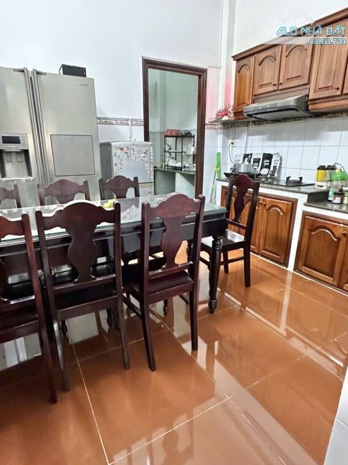 Ngay Siêu Thị Satra Cầu vượt 3 tháng 2. Q10. 60m2. 4 tầng mới đẹp. 4Pn. ST. Giá 14.3 tỷ - 3