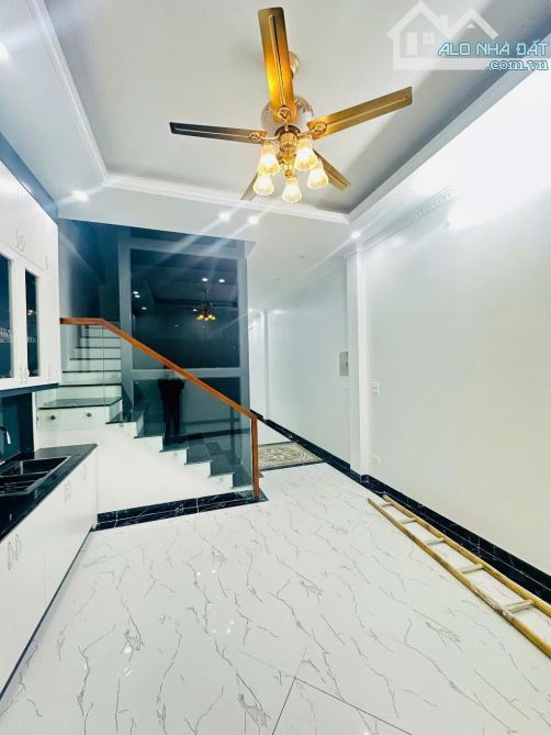 Nguyễn Khánh Toàn, ngõ 3m nông, mới kong, thang máy, 55m2, 5 tầng, 12.x tỷ - 3