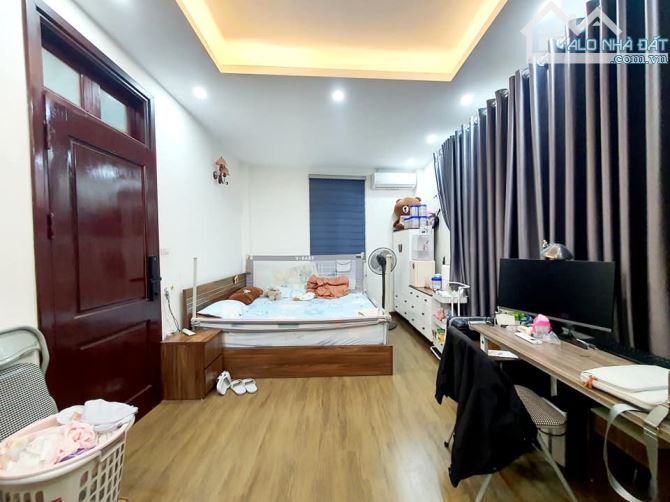 PHẠM VĂN ĐỒNG CẠNH BỘ CÔNG AN LÔ GÓC MẶT NGÕ THẲNG 30m RA PHỐ 38m MT 5.5m 7.3 Tỷ - 3