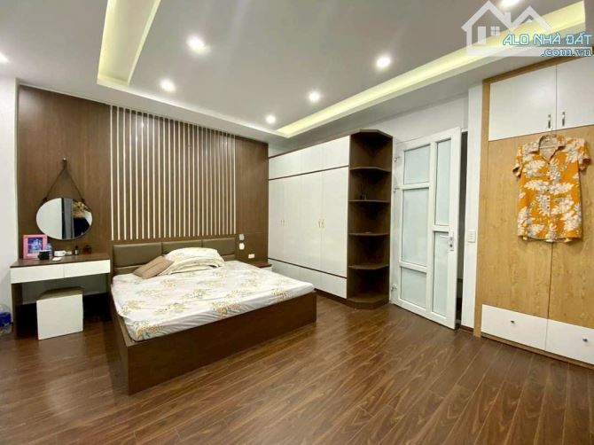 NHÀ MẶT NGÕ VIEW MẶT PHỐ ÔTÔ SÁT CỬA NHÀ 6 TẦNG THANG MÁY PHỐ LẠC LONG QUÂN HƠN 8 TỶ - 3