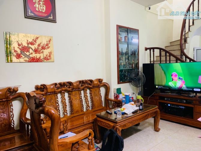 bán nhà Hoàng Mai 42m Trương Định, 1 nhà ra ô tô tránh đỗ, kinh doanh - 3