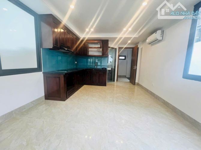 NHÀ 39M² - 6 TẦNG - THANG MÁY - NGÕ 127 VĂN CAO - BA ĐÌNH - CÁCH Ô TÔ 20M. - 3