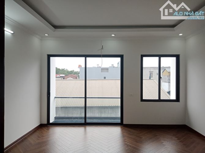 Hơn 8 tỷ, Bán nhà dân xây, 50m2, 6 tầng, thang máy, Gara, Cổ Linh, Long Biên. - 3