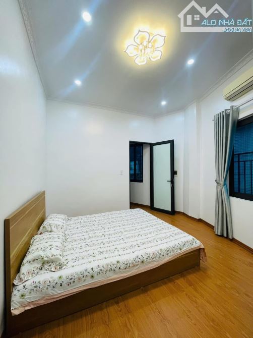 Có 102! Nguyễn Trãi, 30m ra mặt phố, nhà đẹp, ở sướng, không QH. 32mx5T. Chỉ 5,8 tỷ - 3
