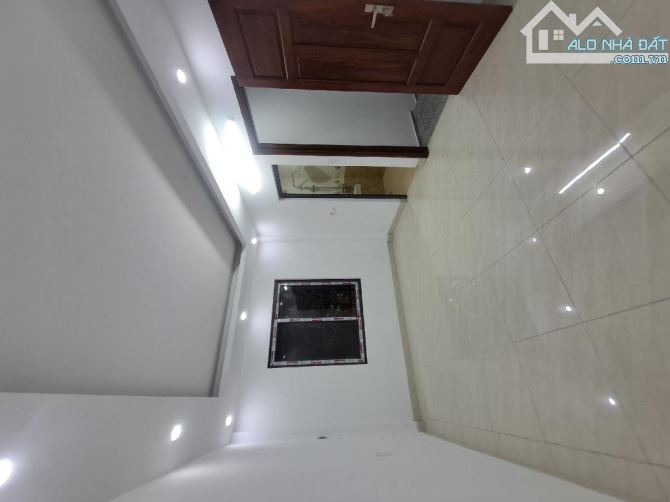 BÁN NHÀ VĨNH HƯNG - HOÀNG MAI - NGÕ RỘNG - SỔ RIÊNG 32M 5 TẦNG MỚI GIÁ 5,75 TỶ - 3